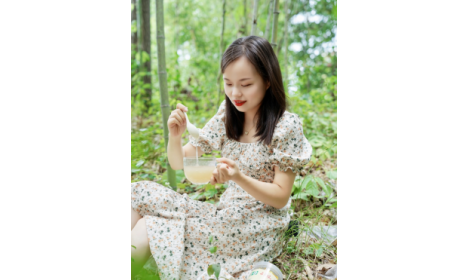 為何99%漂亮女性每天都在喝一杯有機野生葛根粉？